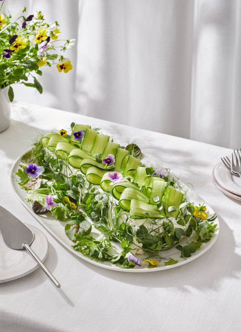 Voileipäkakku ja Auringonkukanverso