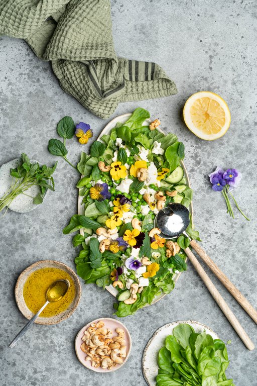 Orvokki-fetasalaatti