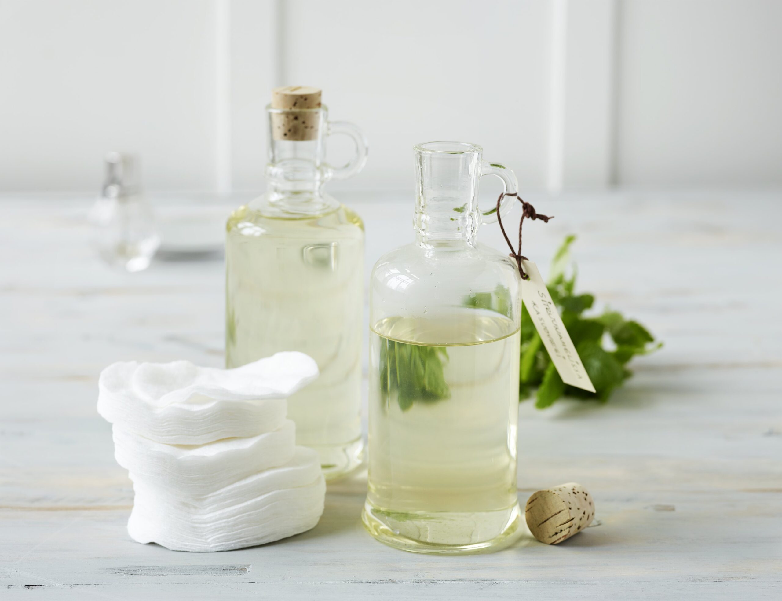 Sitruunamelissa kasvovesi