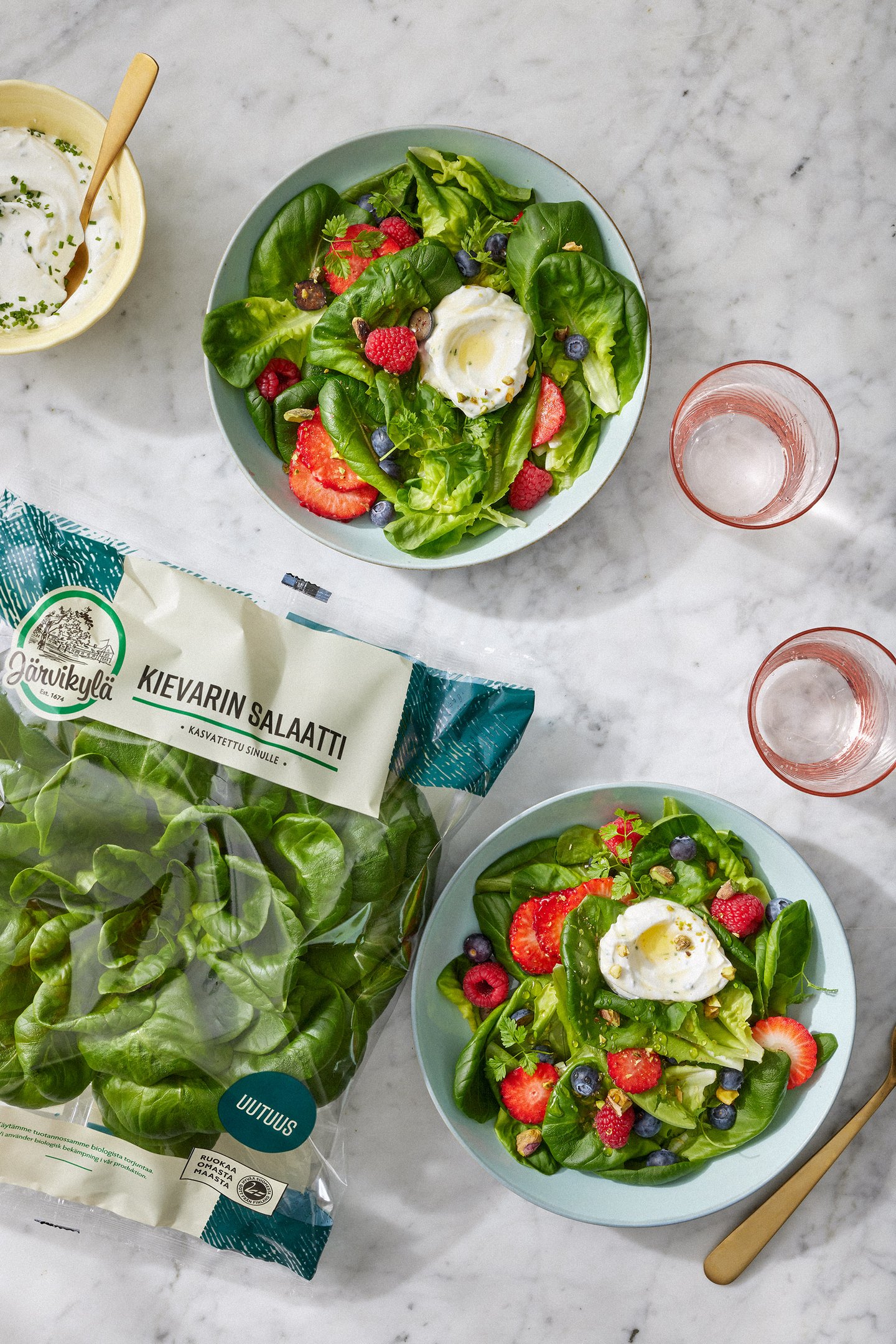 Kievari vuohenjuustosalaatti